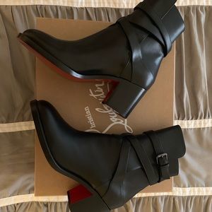 louboutin karistrap